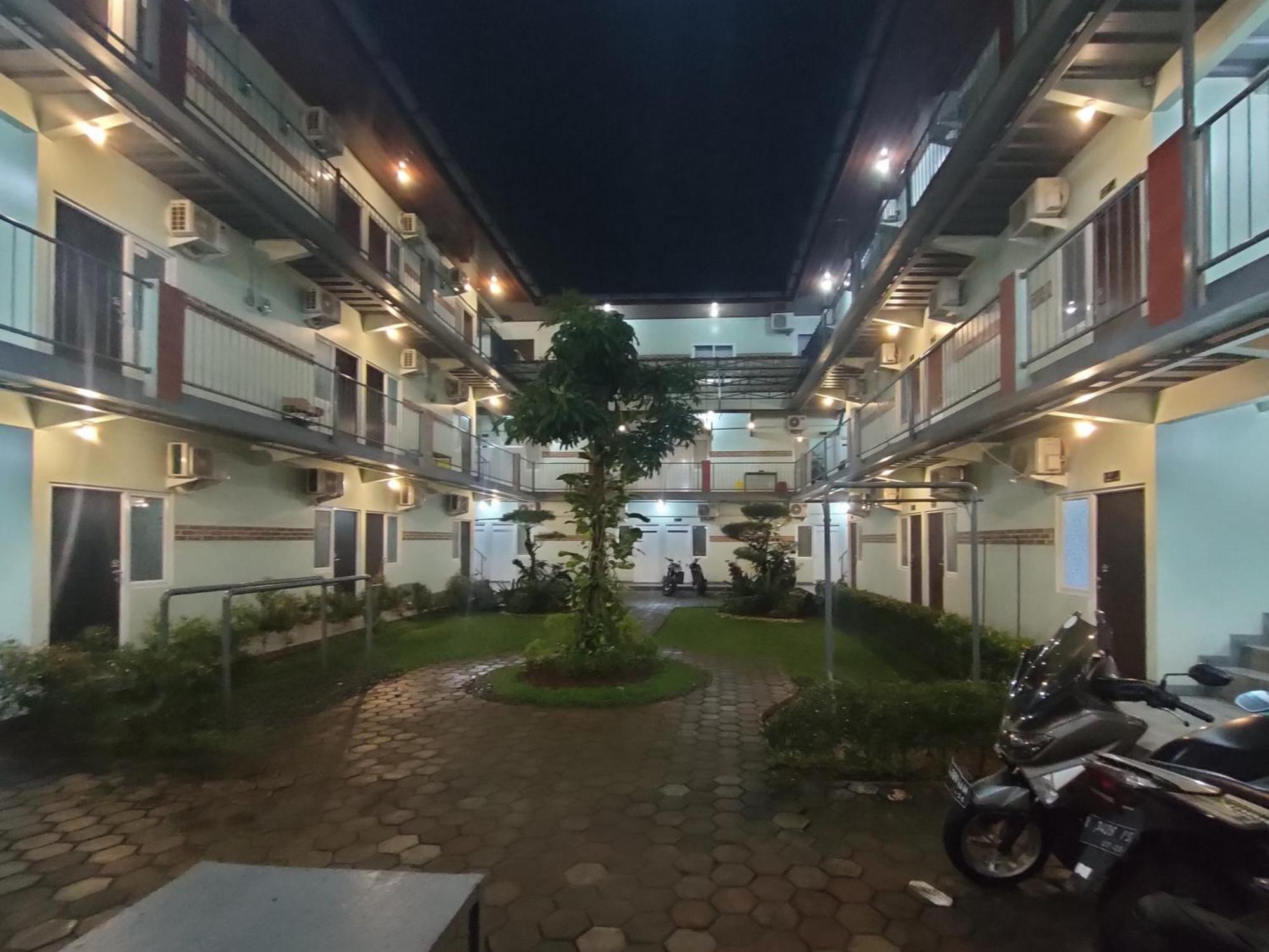 Puspiptek Residence Syariah Mitra Reddoorz Serpong Εξωτερικό φωτογραφία