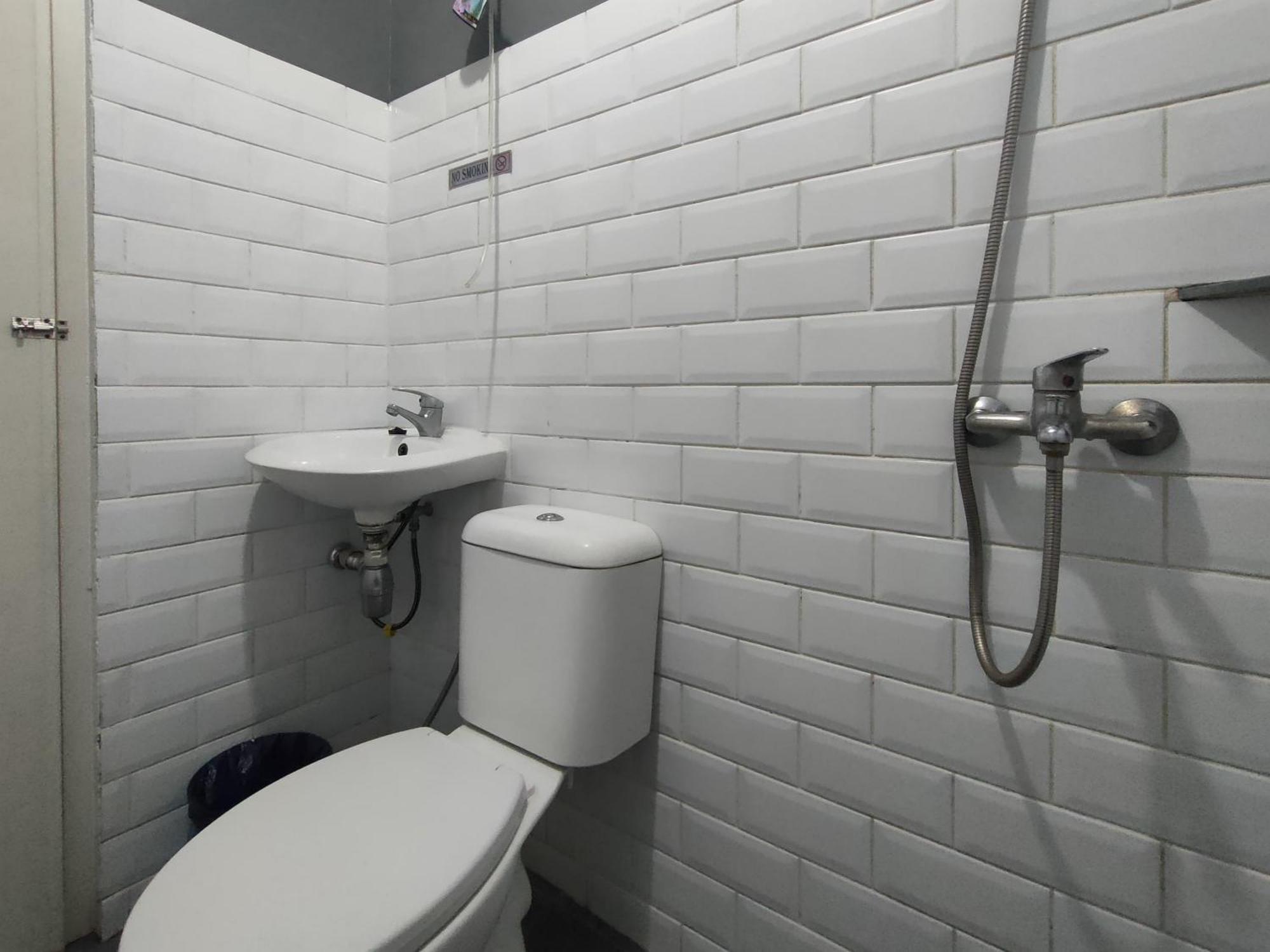 Puspiptek Residence Syariah Mitra Reddoorz Serpong Εξωτερικό φωτογραφία